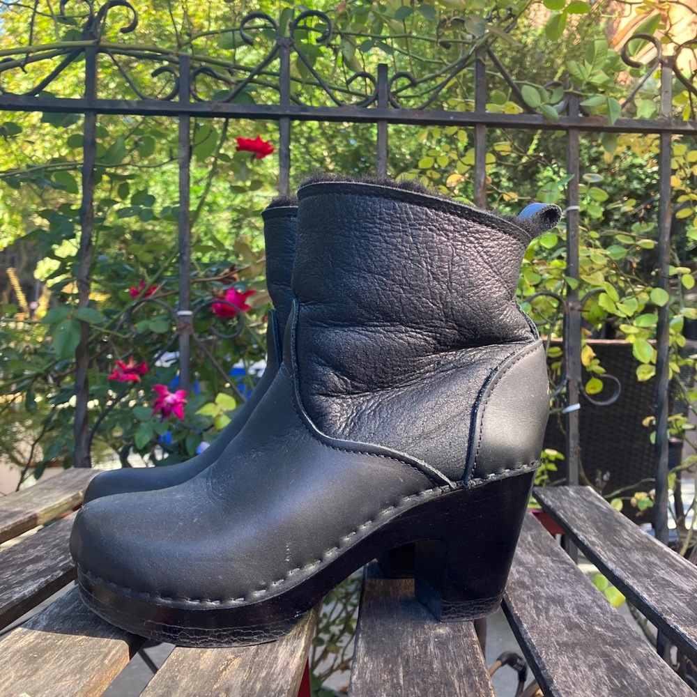5" Pull on Shearling Clog Boot on High Heel in Black Suede with Black Base